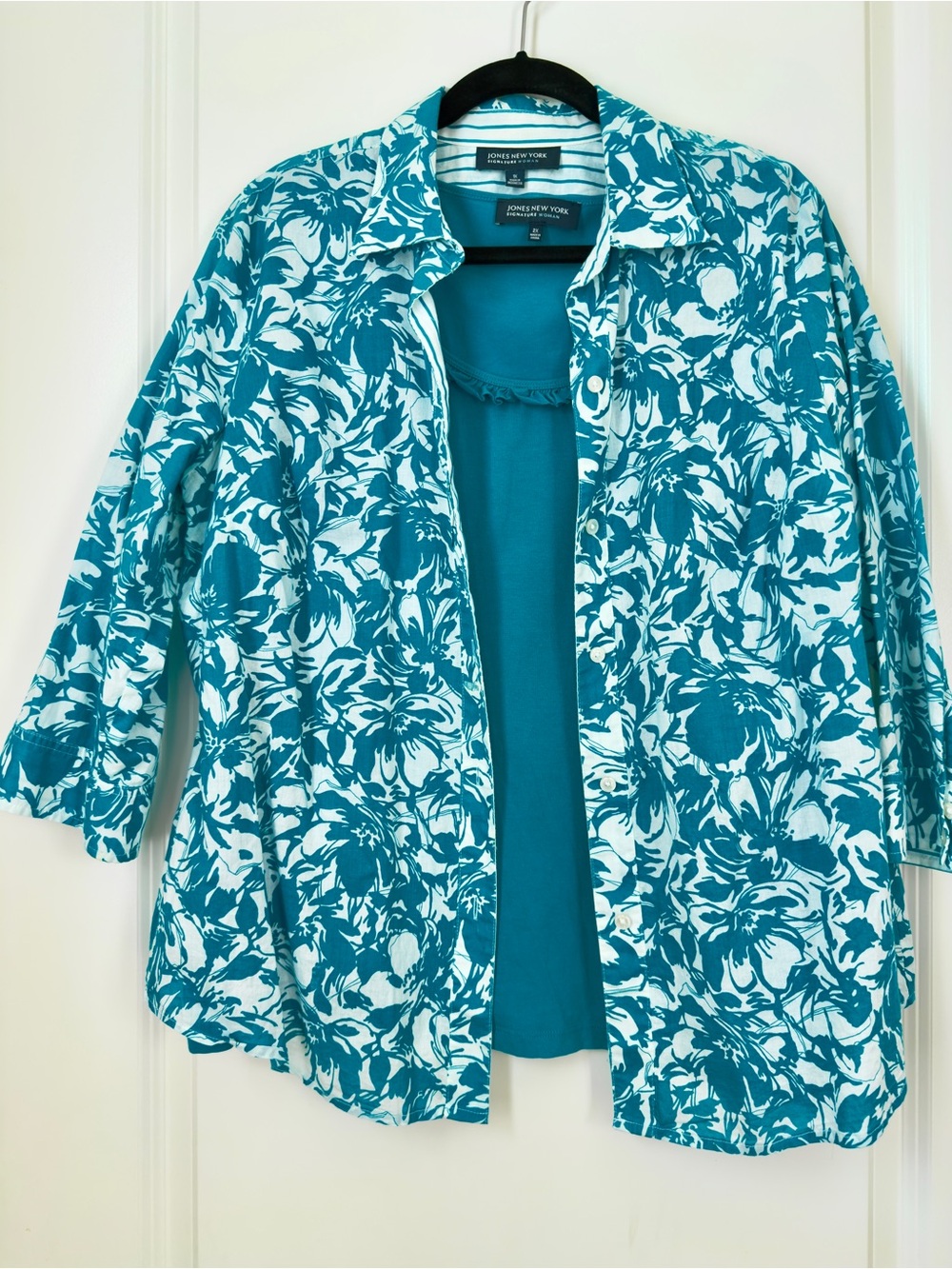 Jones New York Bright Teal and White Cotton Blouse with Matching Shell. 1X